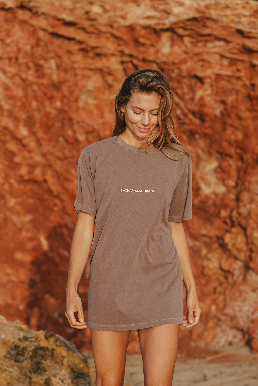 S / Taupe / In front of